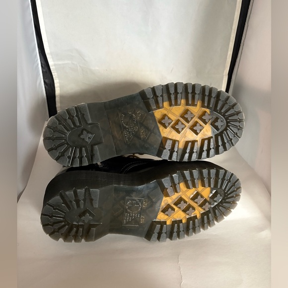 Dr. Martens Jadon Max Black Boots with Yellow Laces 9 - Picture 9 of 11